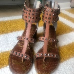 Sam Edelman Dion saddle colored sandals.